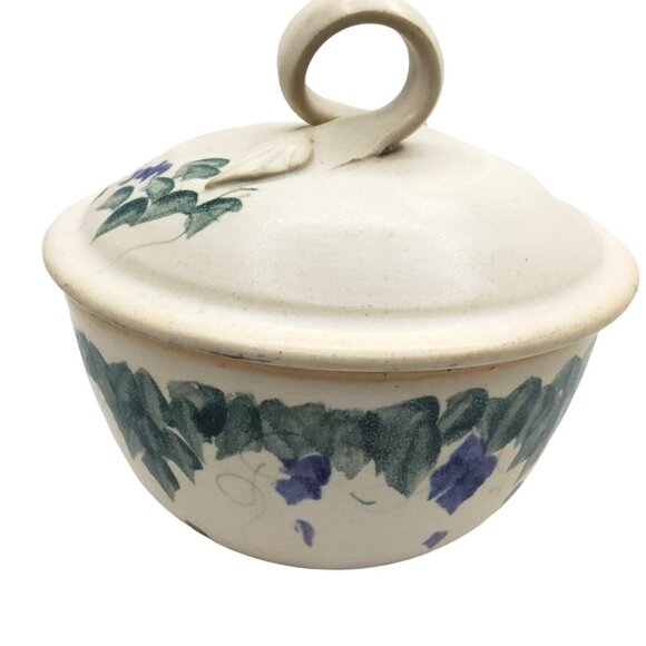 vintage stoneware lidded baking dish with grape vines design - Picture 1 of 4